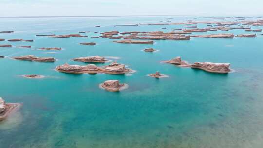 青海水上雅丹