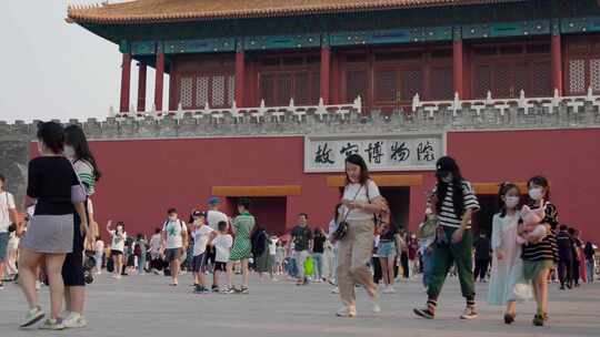 北京4K空镜北京故宫博物院游览出口人群