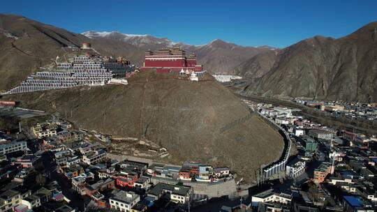 青海玉树市结古寺城市建筑风光航拍