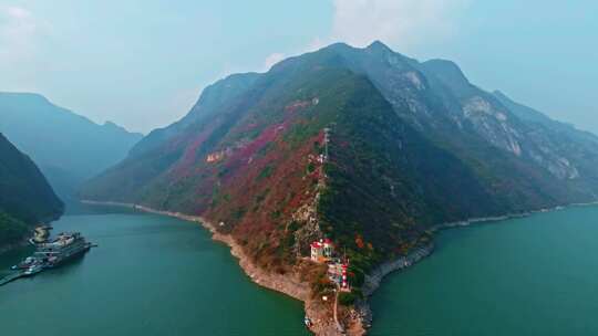 长江三峡巫峡红叶