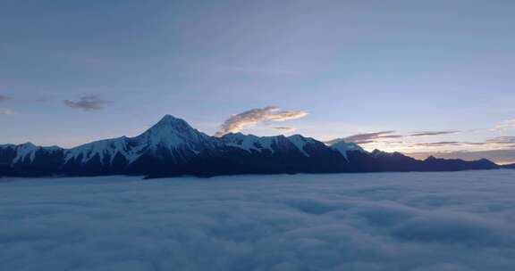 子梅垭口遥望贡嘎山