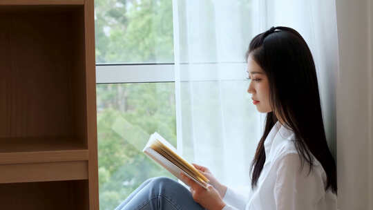 文艺女生看书阅读