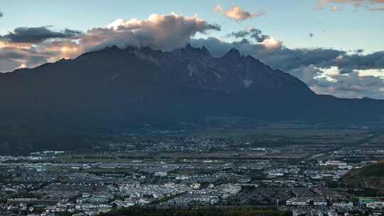 云南丽江黑龙潭公园玉龙雪山高空延时