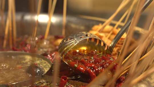 串串牛肉辣锅麻辣锅香辣火锅串串麻辣烫视频素材模板下载