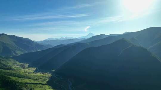 航拍川西贡嘎山乡上城子村乌库沟草原风光