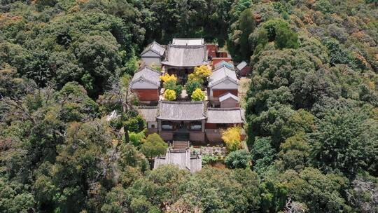 寺院视频隐藏深山中的寺院巍宝山文昌宫近景