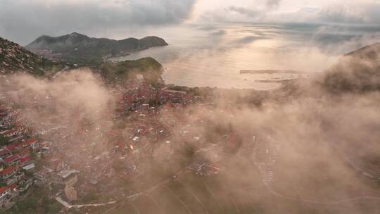 青岛崂山风景区青山村平流雾