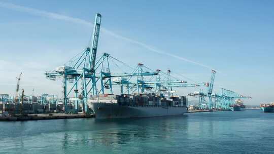 港口物流 集装箱货船 集装箱货轮 货运港口视频素材模板下载