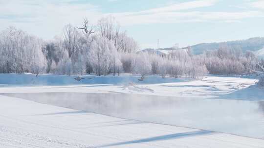 4K冬季呼伦贝尔雪原河流雾凇梦幻航拍3