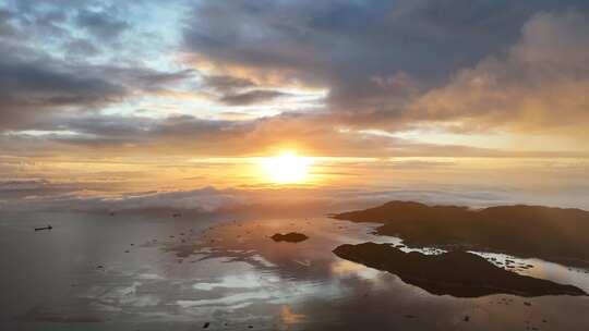 合集清晨海上日出云海水墨画航拍南澳岛