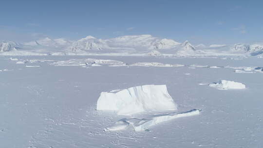 冰山冻结南极洲海洋水天线视频素材模板下载