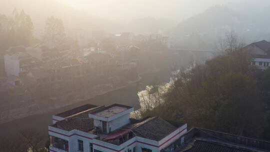 航拍清晨的湘西茶峒古镇（边城）风景