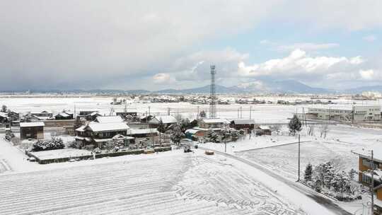 航拍特写大雪覆盖的城镇