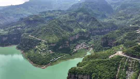 航拍美丽中国生态优美的森林峡谷、湖泊水库