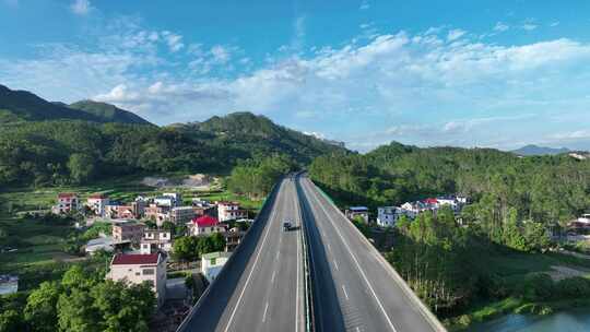 高速公路航拍道路车流