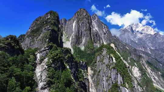 航拍四川甘孜磨西镇燕子沟高山岩石风光