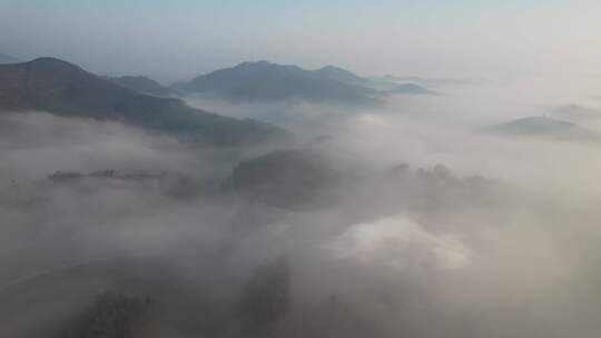 南方丘陵山川清晨迷雾日出云海航拍