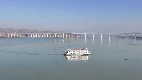 三门峡黄河天鹅号游轮、浩吉铁路桥