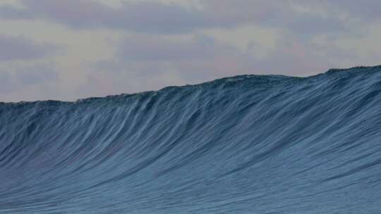 Teahupo'o令人惊叹的日落怪物著名