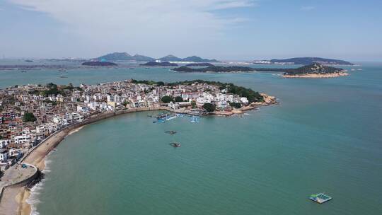 航拍漳州市东山岛南门湾海边城市小镇风景