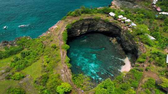 破碎的海滩， Nusa Penida，岛