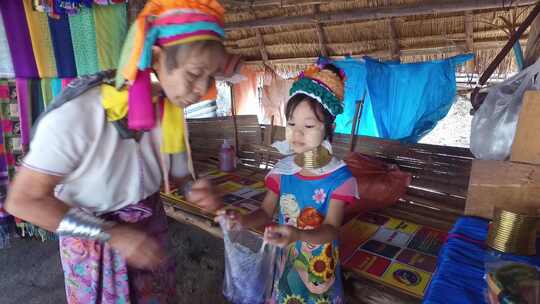 泰国北部乃梭村村民小孩.mov