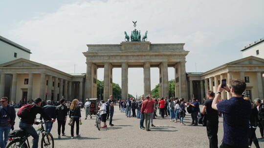柏林勃兰登堡门的游客