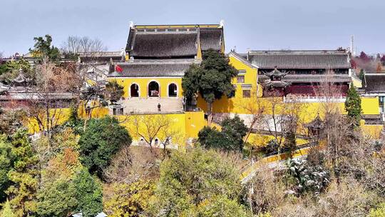 航拍瘦西湖景区园林雪景观音山大明寺宋夹城