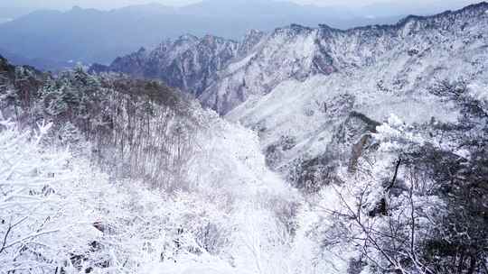 伏牛山冬季雪景雾凇