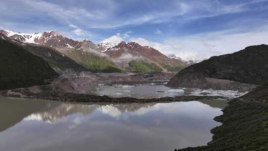 来古冰川风景区清晨航拍