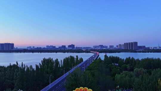 辽宁盘锦辽河盘锦大桥夜景城市航拍