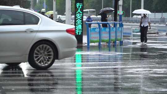 雨天 下雨 城市风光 写意 台风 雨中景色高清在线视频素材下载