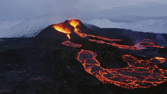 航拍火山喷出的岩浆视频素材模板下载