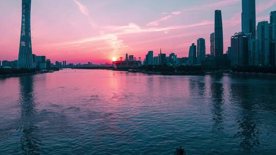 日落珠江夕阳晚霞城市摩天大楼唯美延时风景
