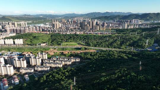 航拍辽宁鞍山城市风光