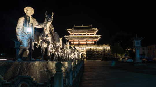 【延时】古城楼马帮雕塑夜景