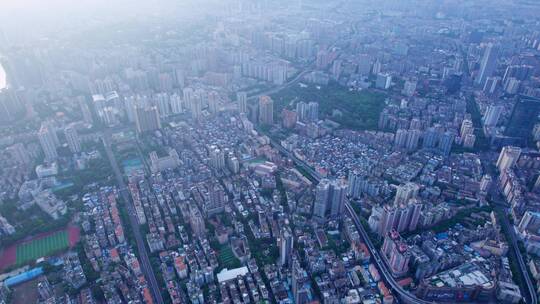 广州城市摩天高楼建筑群与珠江风光航拍