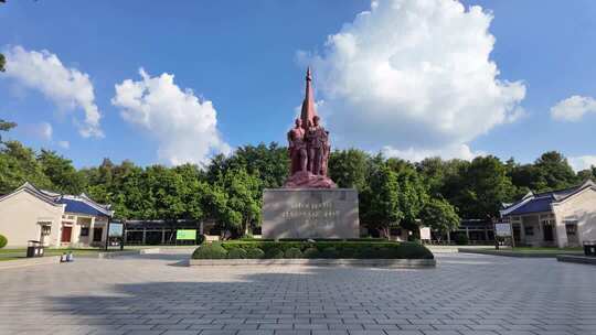 广西南宁南湖公园李明瑞韦拔群百色起义雕塑