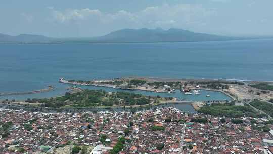 原创 印尼爪哇岛外南梦城市港口风光航拍