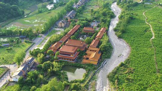 航拍江西宜春明月山温汤镇显应禅寺