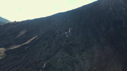 爆炸危险的火山