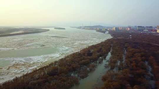 航拍乌苏里江饶河开江流冰