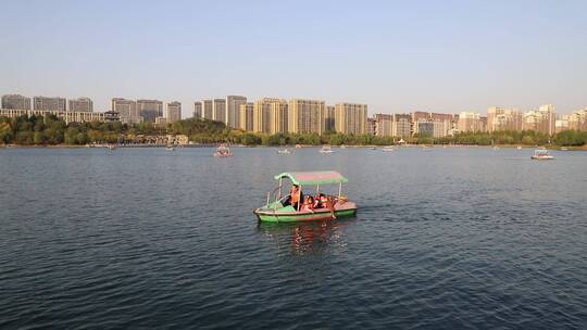 淄博齐盛湖景区 划船游玩视频素材模板下载