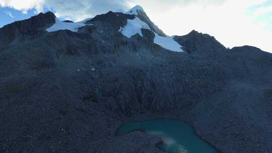 航拍四川甘孜贡嘎山区燕子沟雪山风光