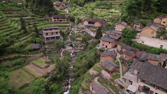 航拍浙江丽水云和梯田风景区白银谷古村落