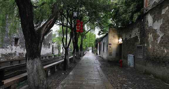 春天雨天苏州平江路唯美景观 清晨水乡老街