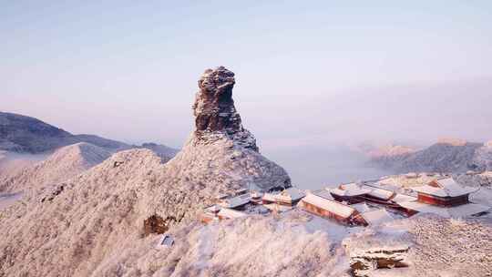 梵净山雪后日出云海仙境