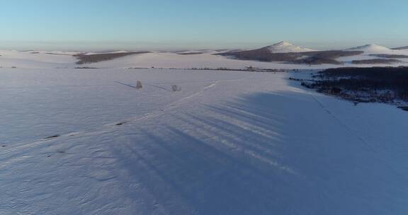 大兴安岭丘陵地带冬季雪野风光