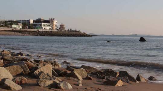 海浪拍打礁石 浪潮风景