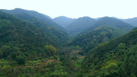 高清航拍秀丽山峰